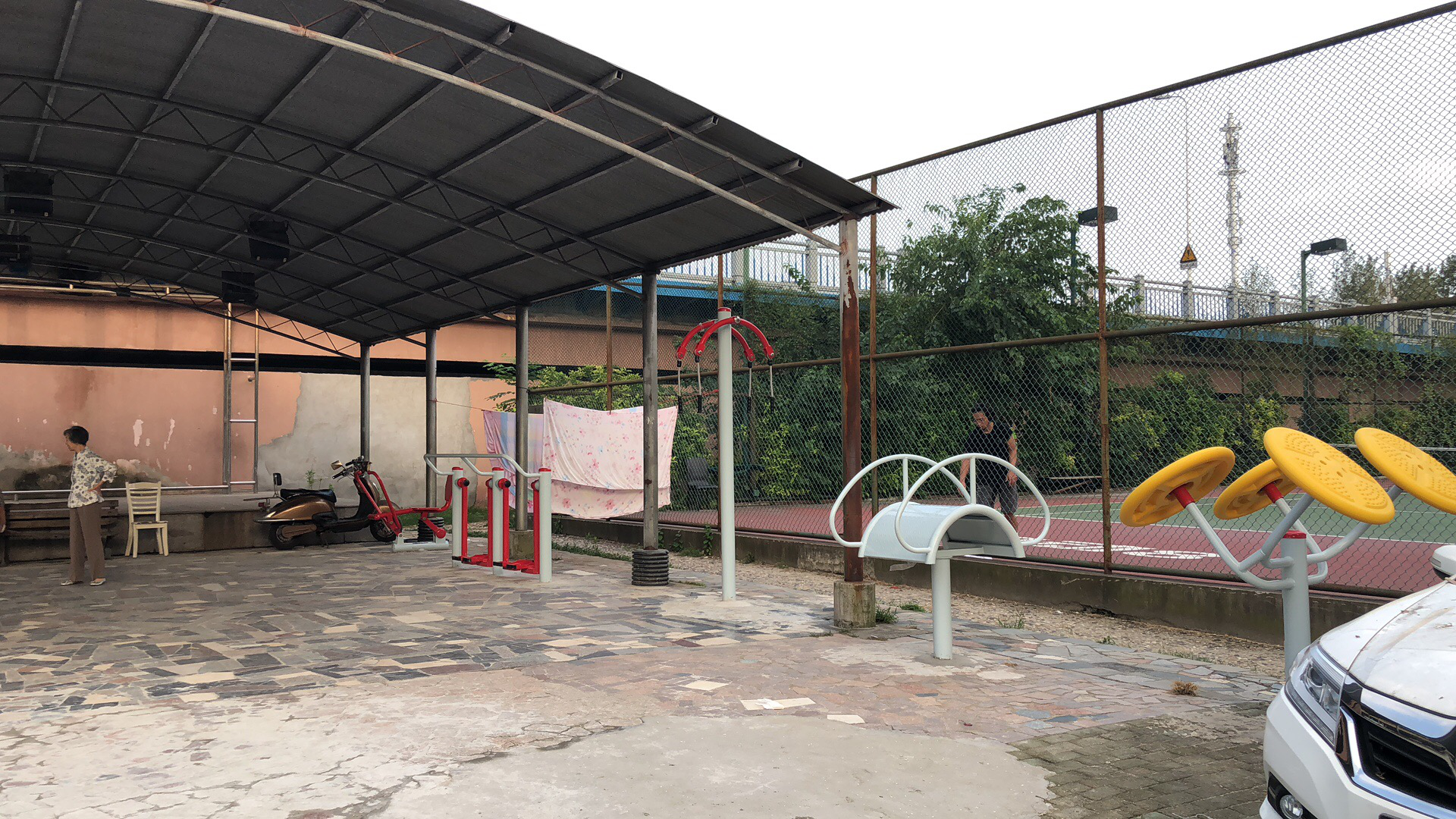 南江苑居委健身點