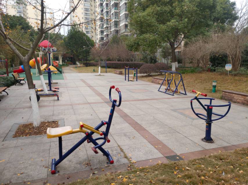 古龍五居居委B健身苑點