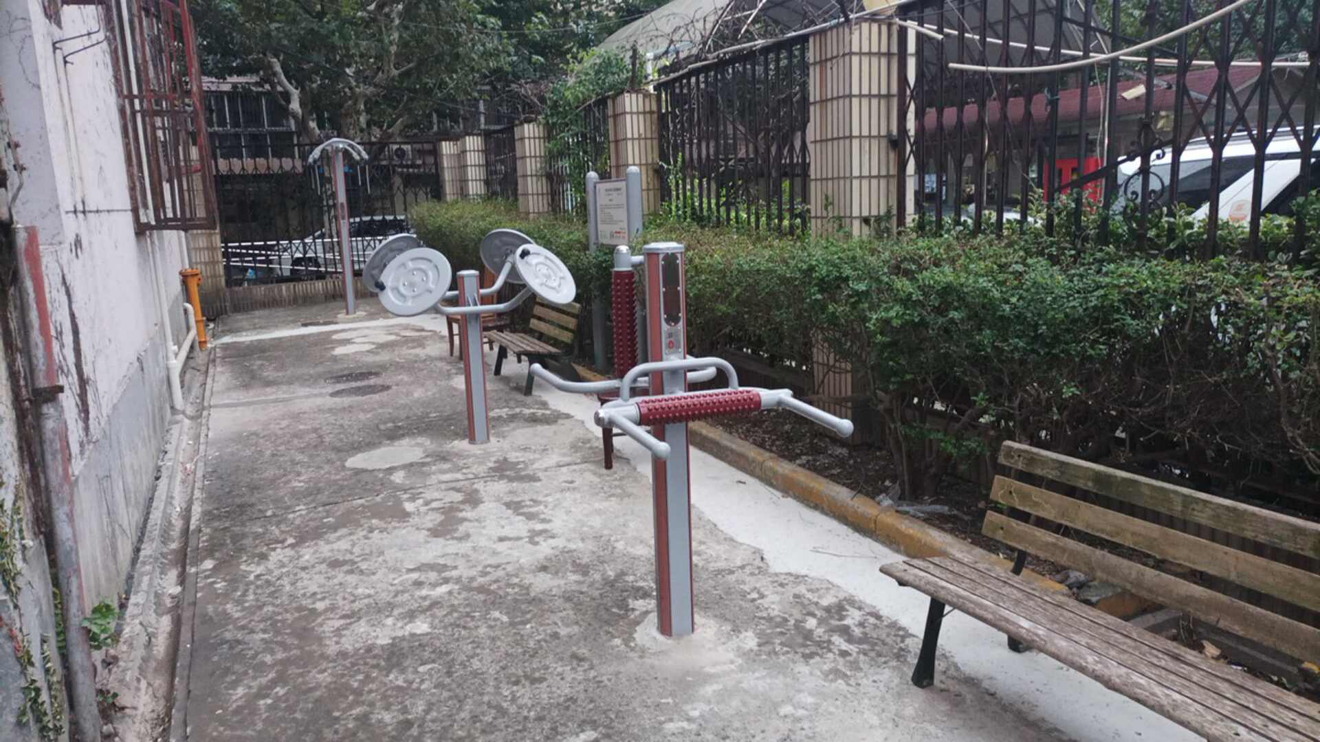 甘泉街道雙泉小區(qū)自建健身苑點(diǎn)