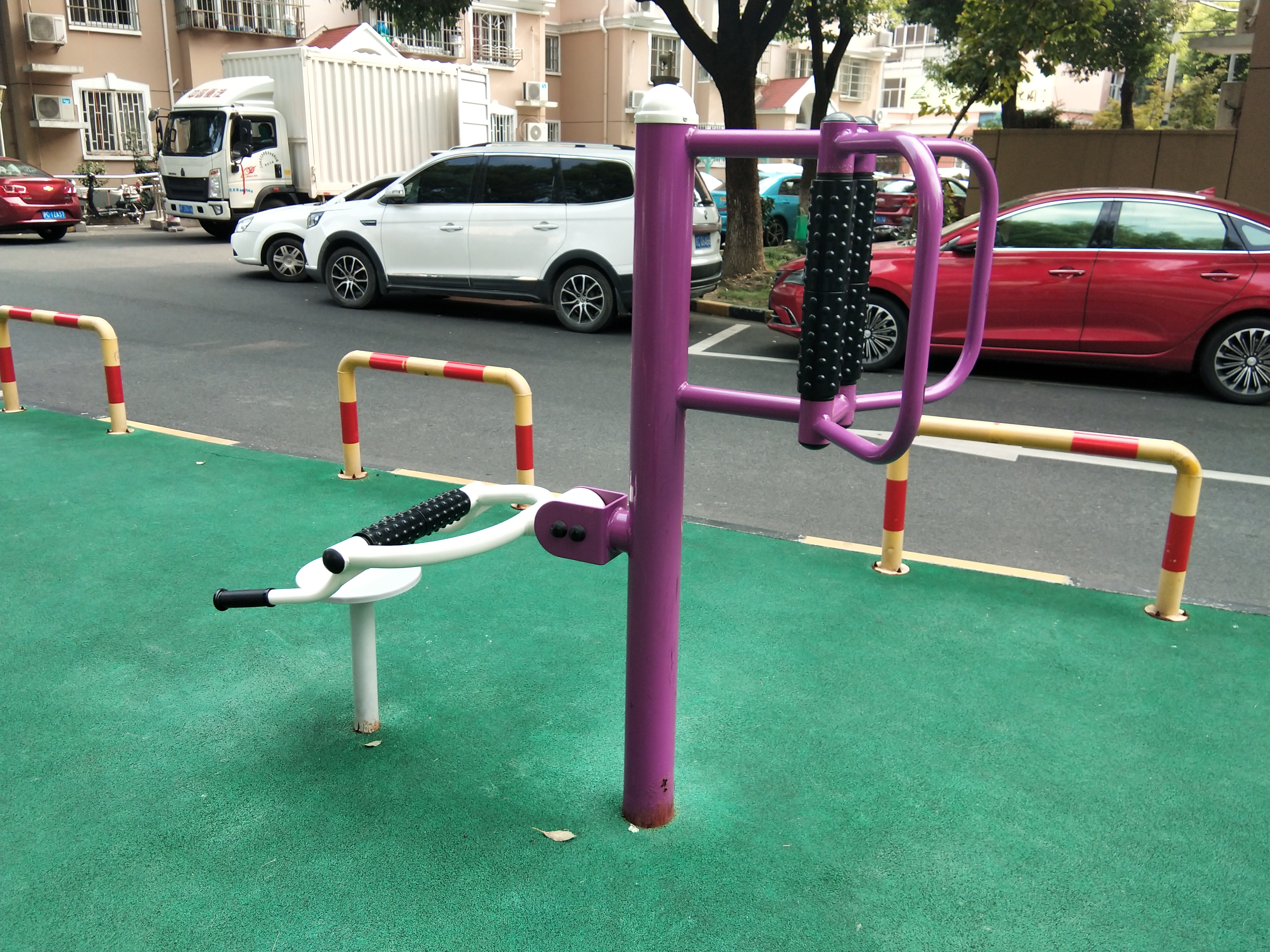 坐式腰背按摩器