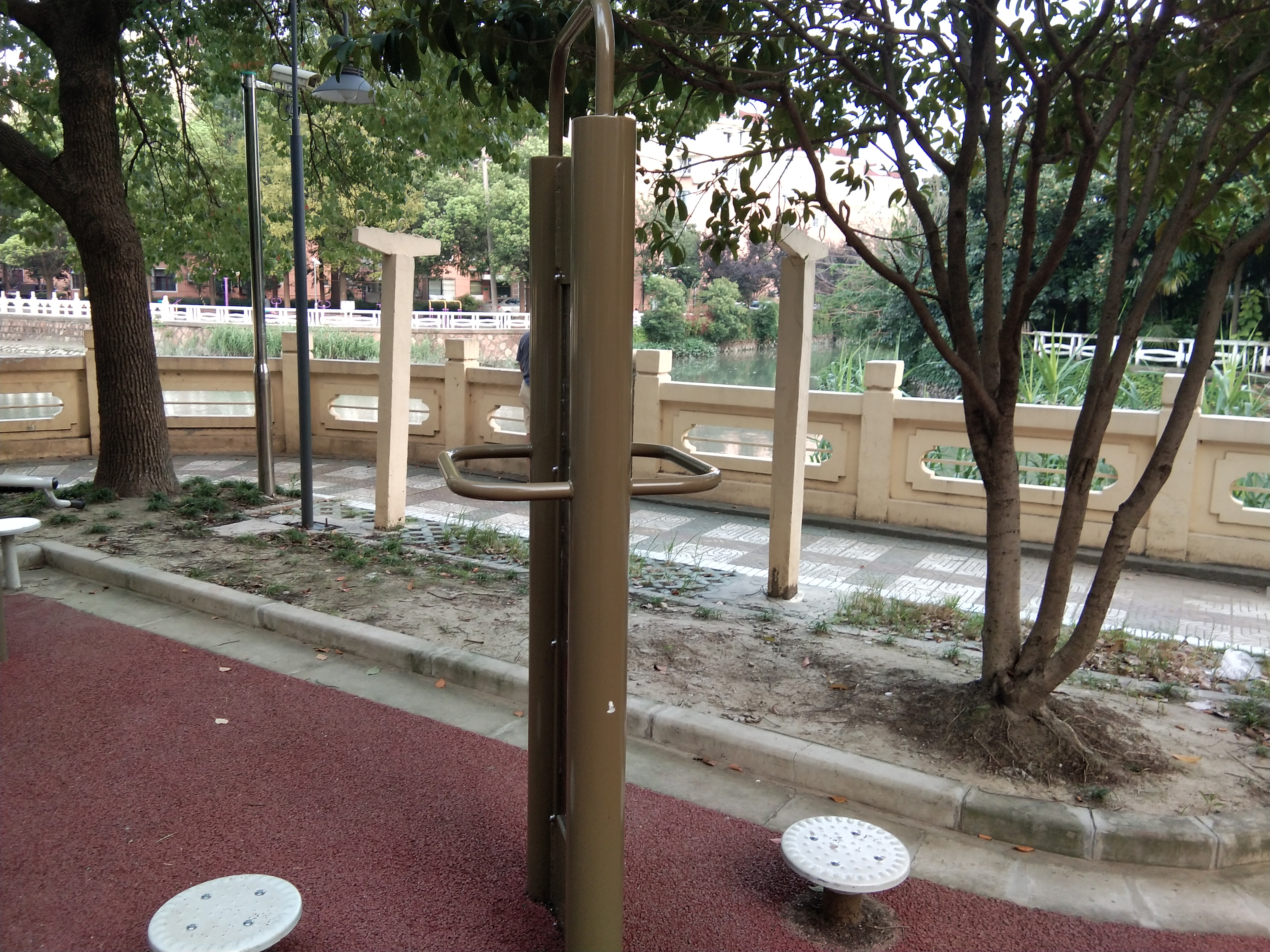 雙立柱扭腰器 雙立柱扭腰器