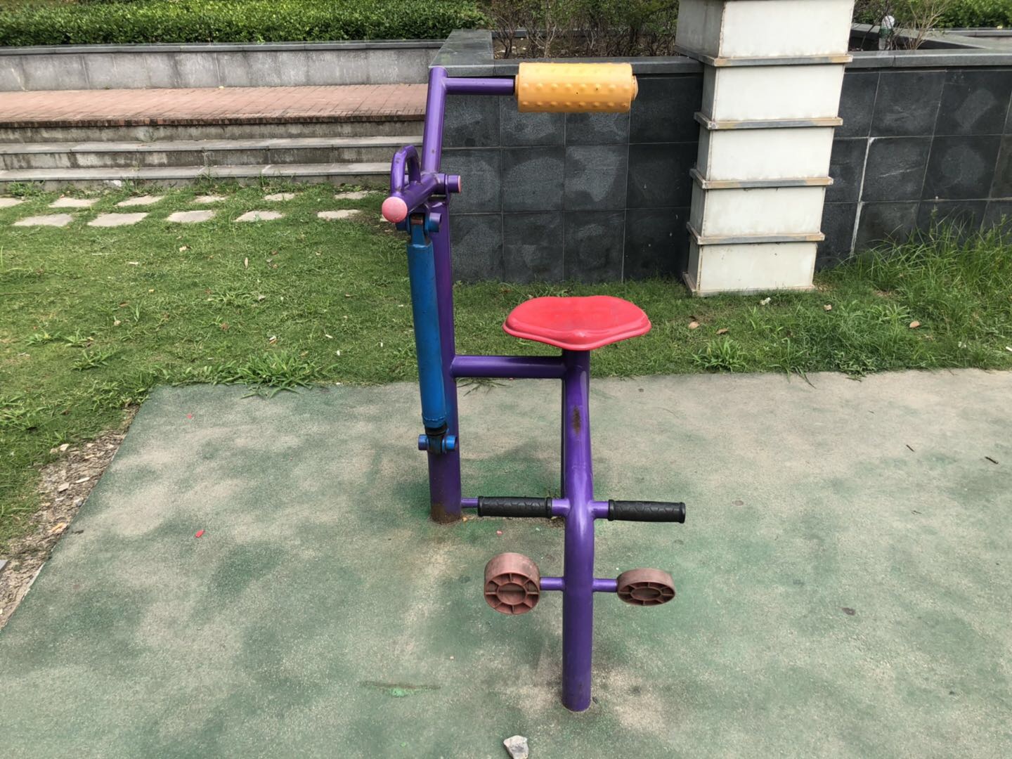 腹背鍛煉器 腹背鍛煉器