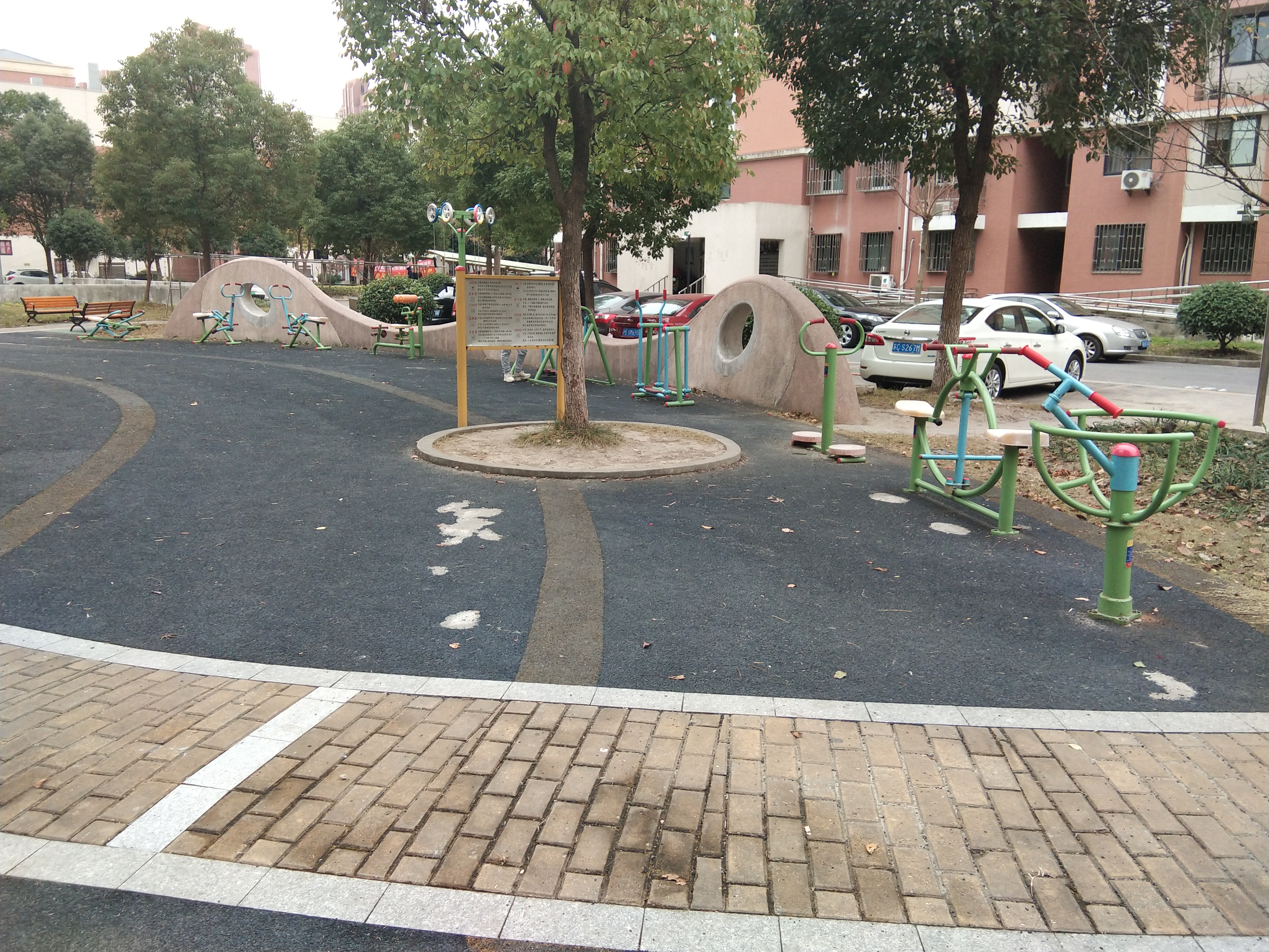 頤谷居委頤谷苑北苑健身點