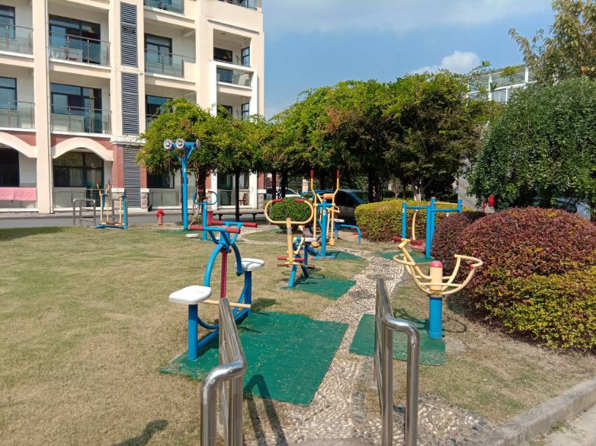 洞涇鎮(zhèn)敬老院健身點