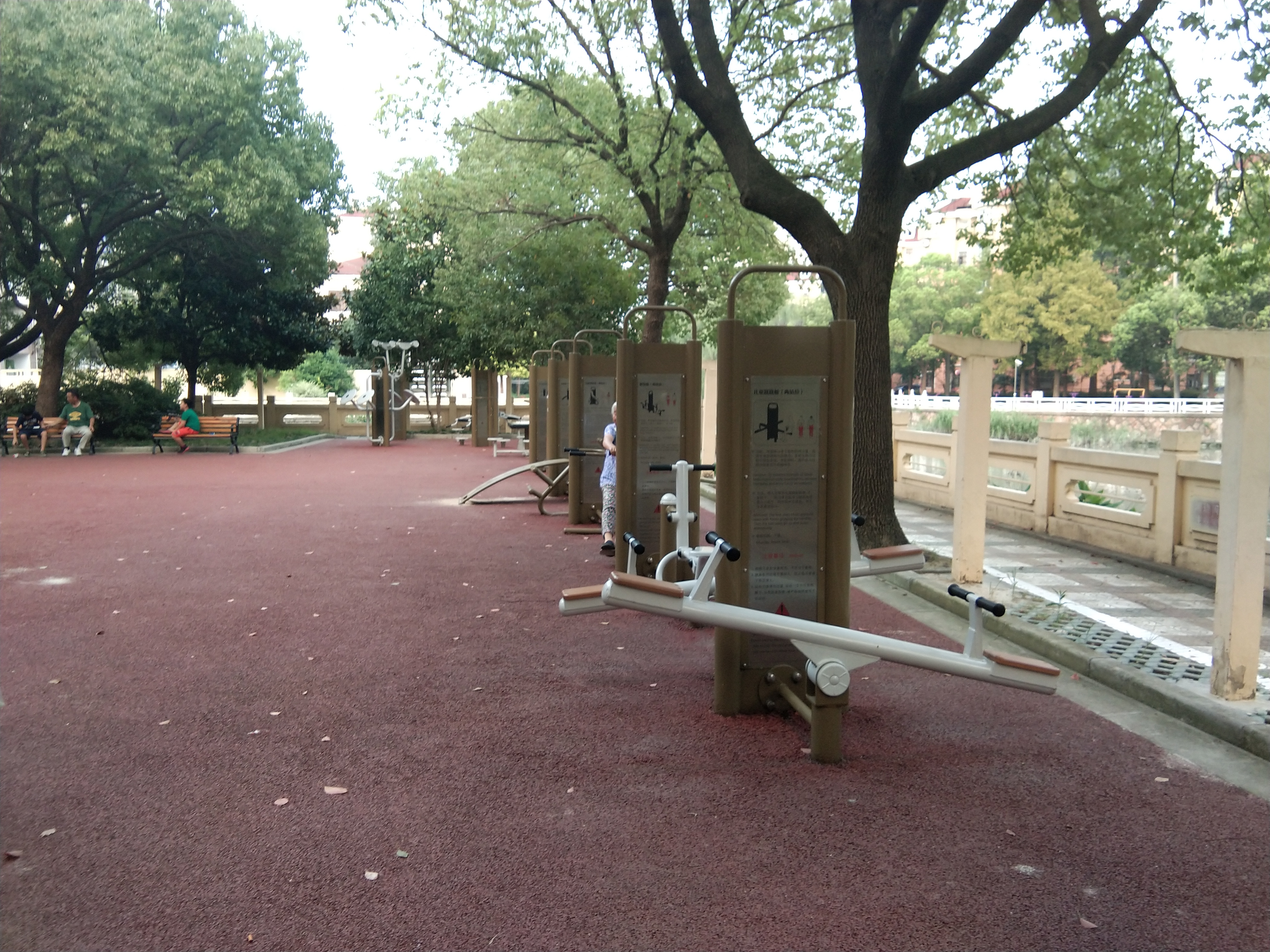 綠梅三村健身點(diǎn)