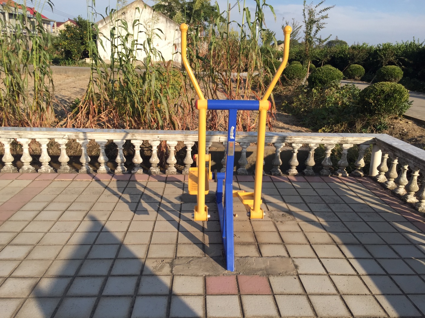 室外橢圓機(jī) 室外橢圓機(jī)