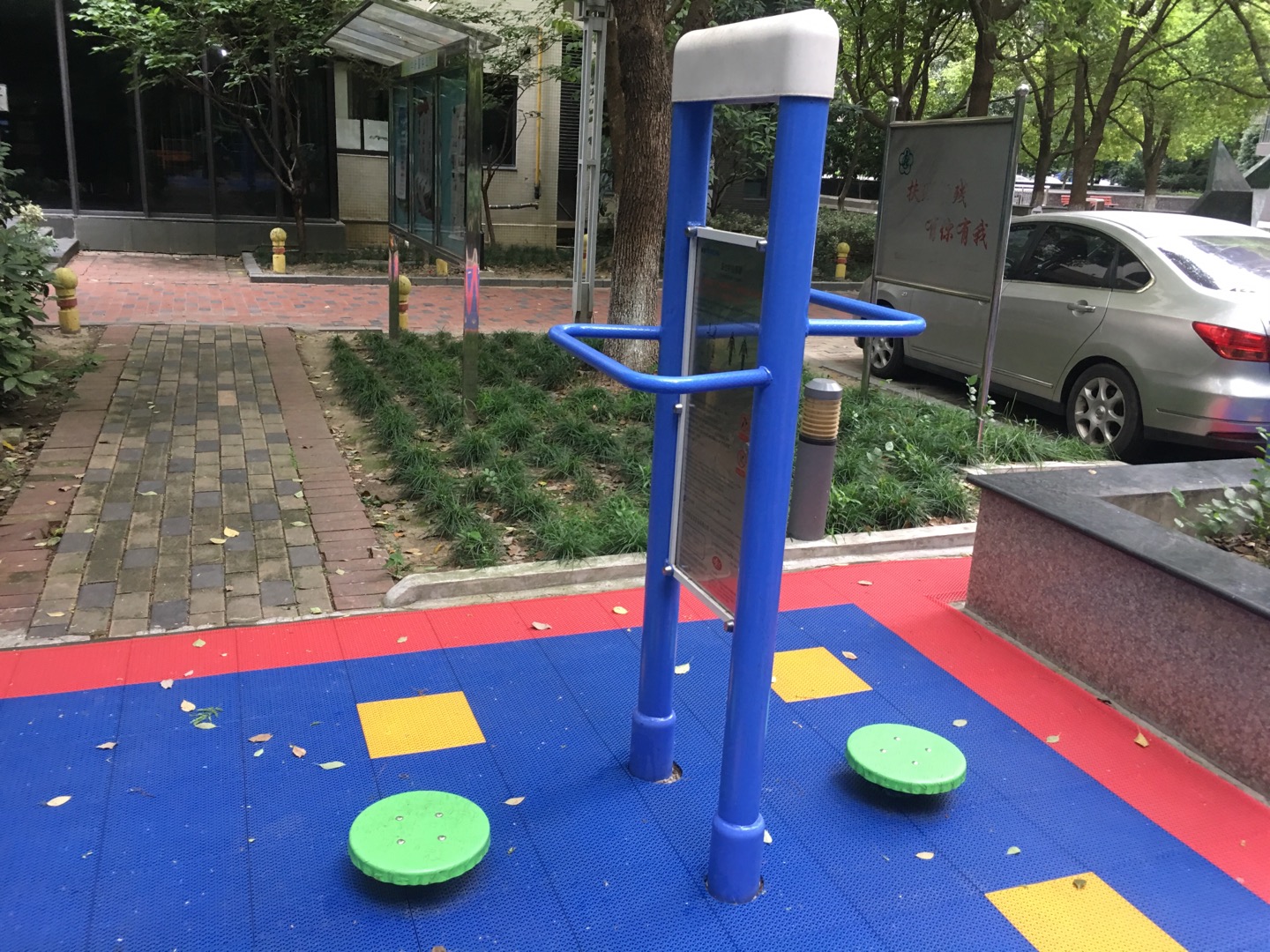 雙立柱扭腰器 雙立柱扭腰器