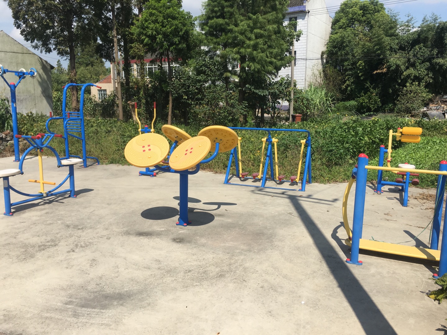 腰涇村外蔣厙浜健身點