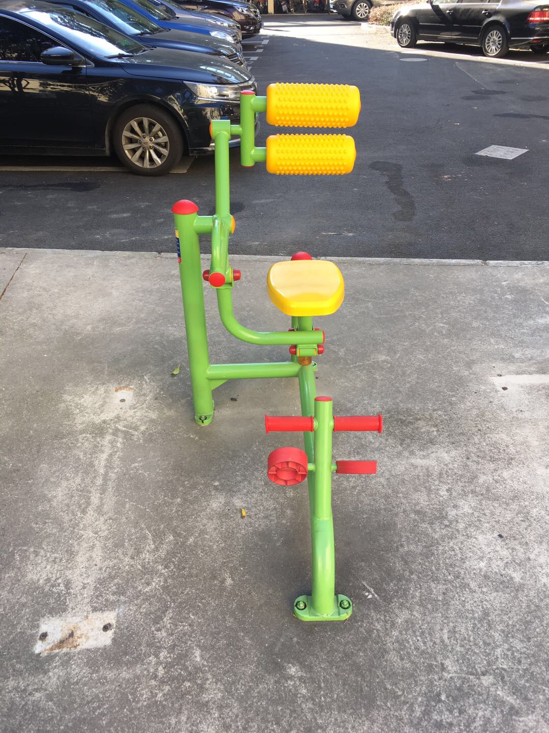 自重腹背鍛煉器