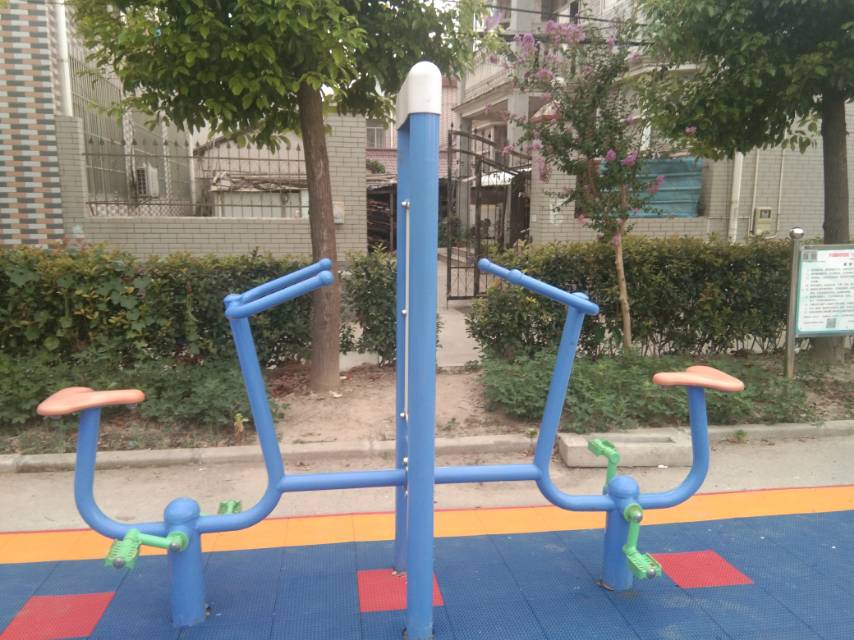 雙立柱健身車(chē) 雙立柱健身車(chē)