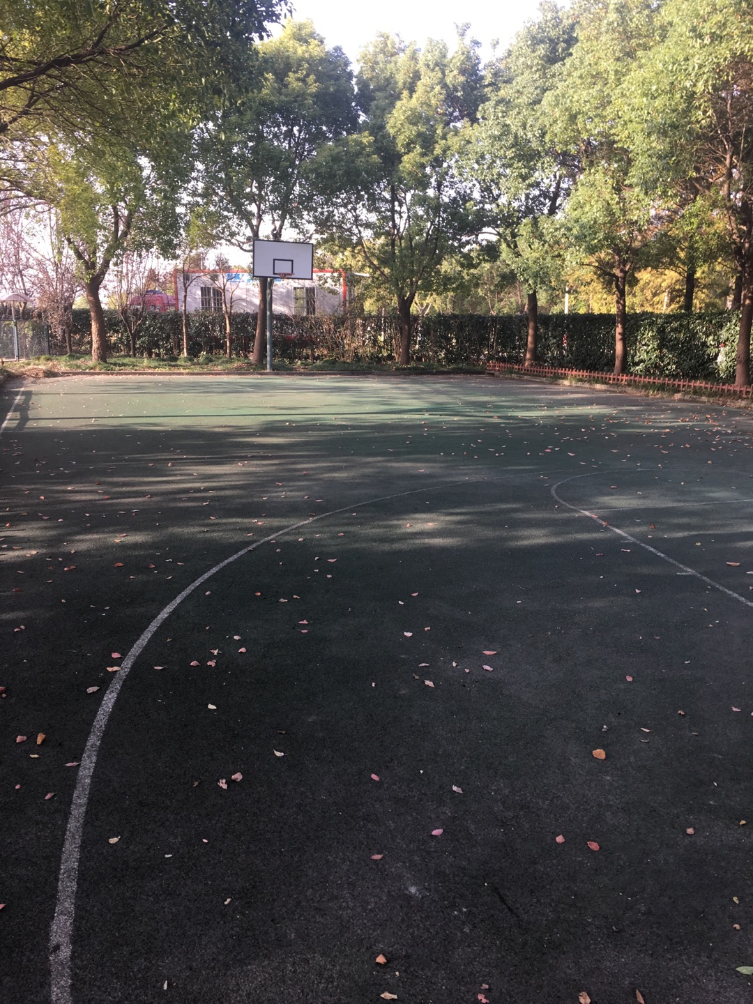 勤奮村籃球場(chǎng)