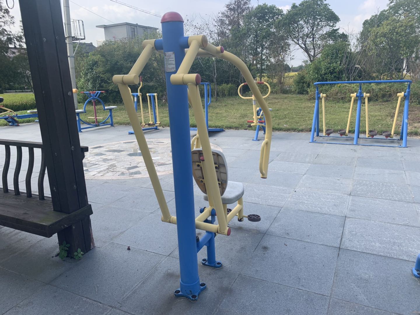 自重推胸器 自重推胸器