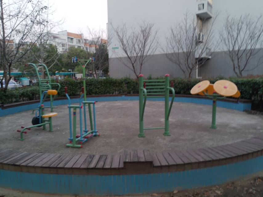 麗澤居委健身點(diǎn)（蘭馨苑南健身點(diǎn)）