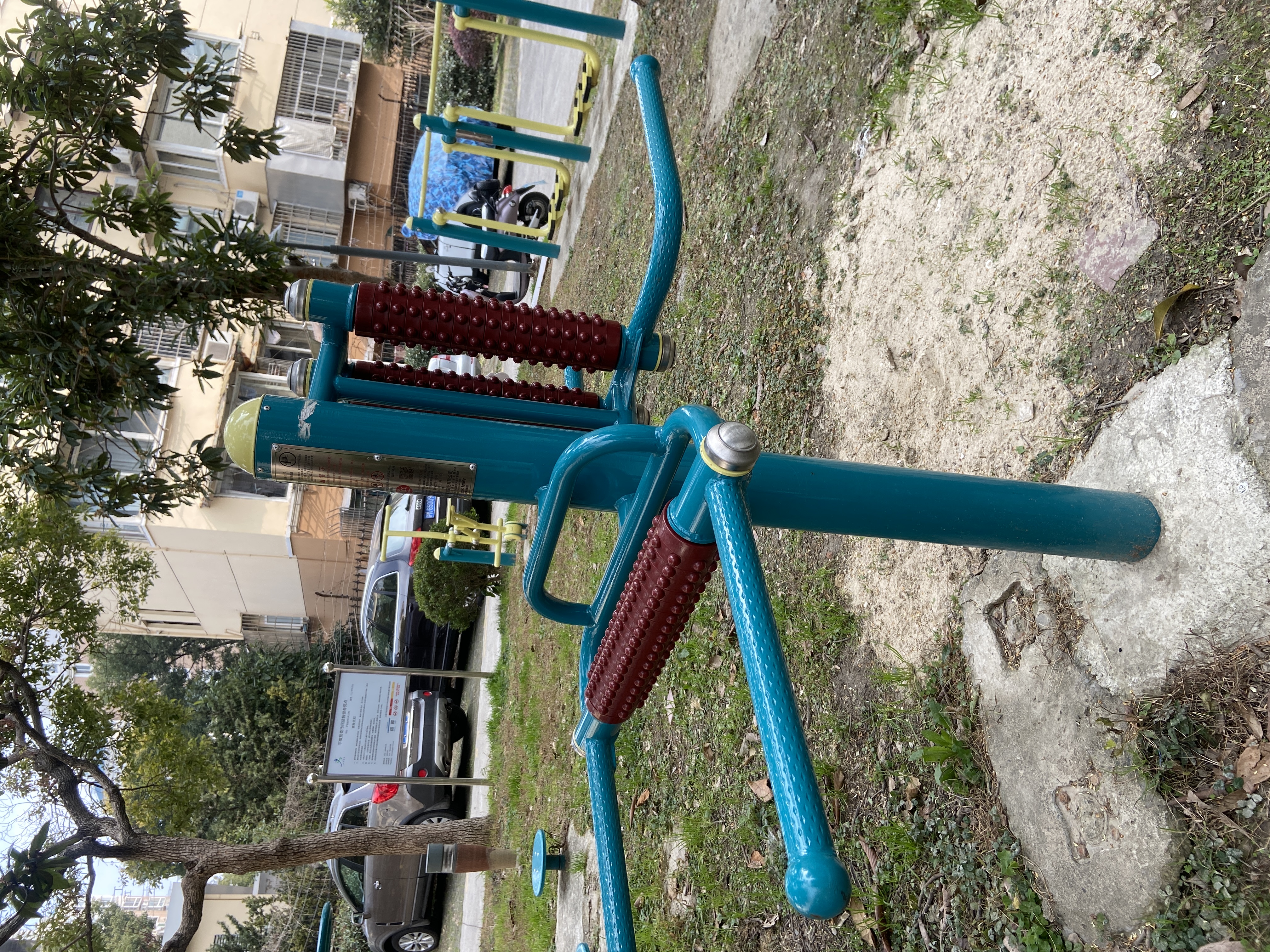 互動式腰背按摩器 互動式腰背按摩器