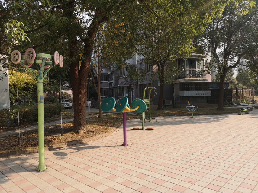 三林鎮(zhèn)西泰林路850弄健身點