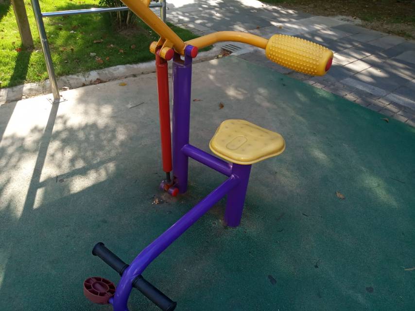 腹背訓(xùn)練器