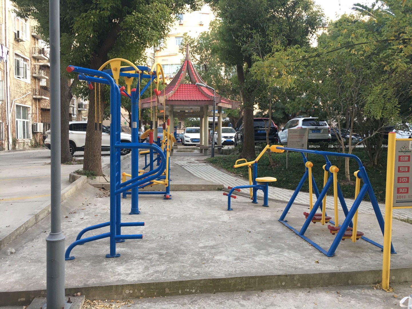 黃山三居小區(qū)健身點