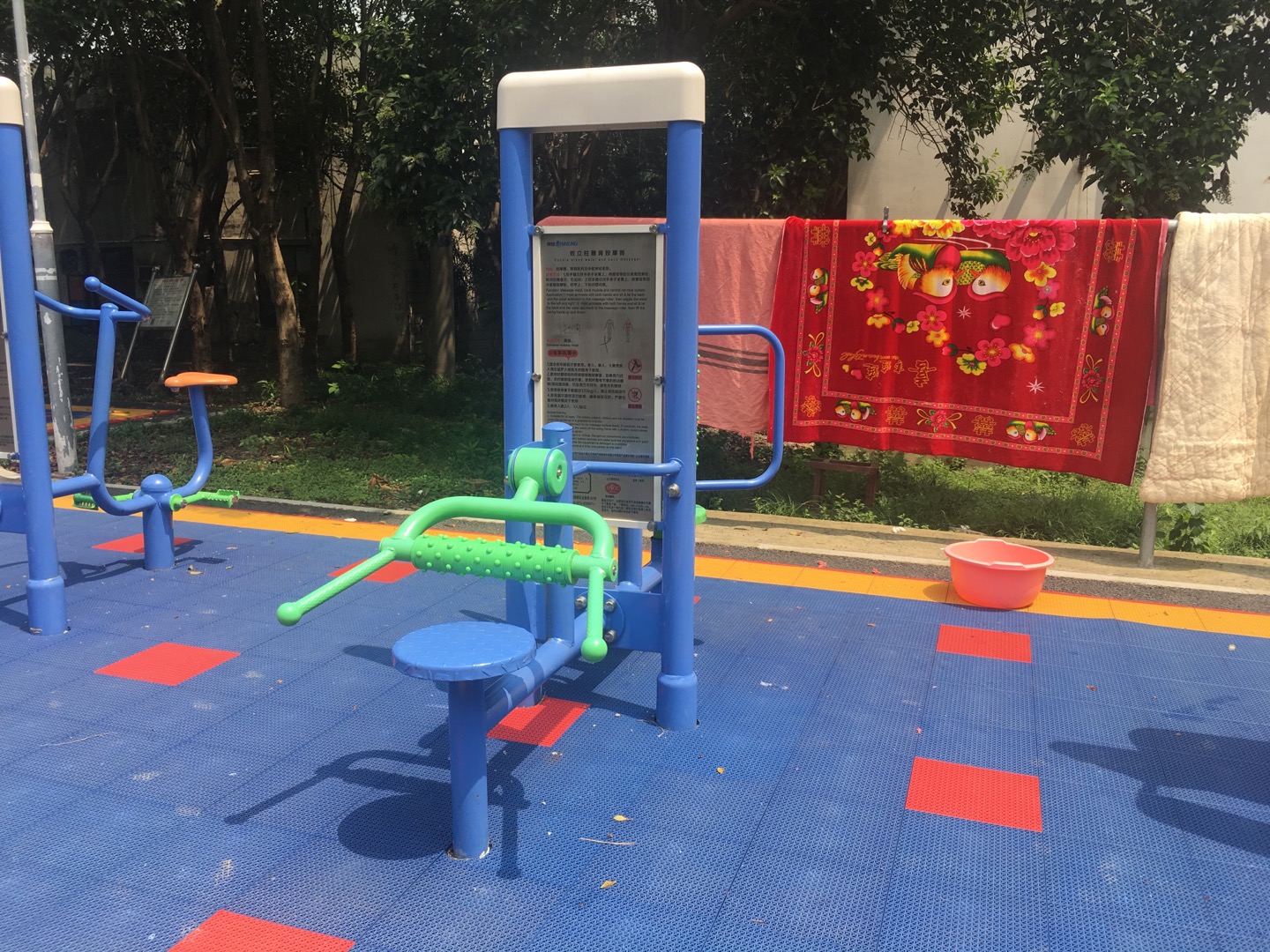 雙立柱腰背按摩器 雙立柱腰背按摩器