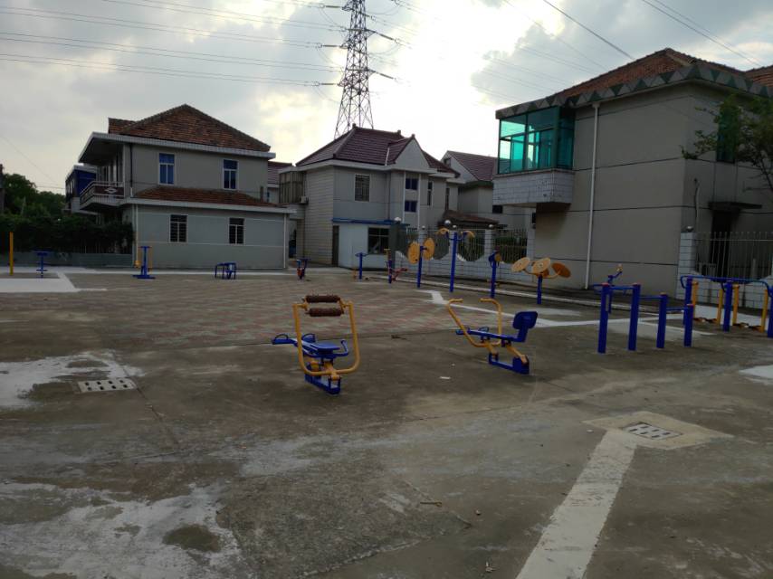 建設(shè)鎮(zhèn)蟠南小區(qū)健身點(diǎn)