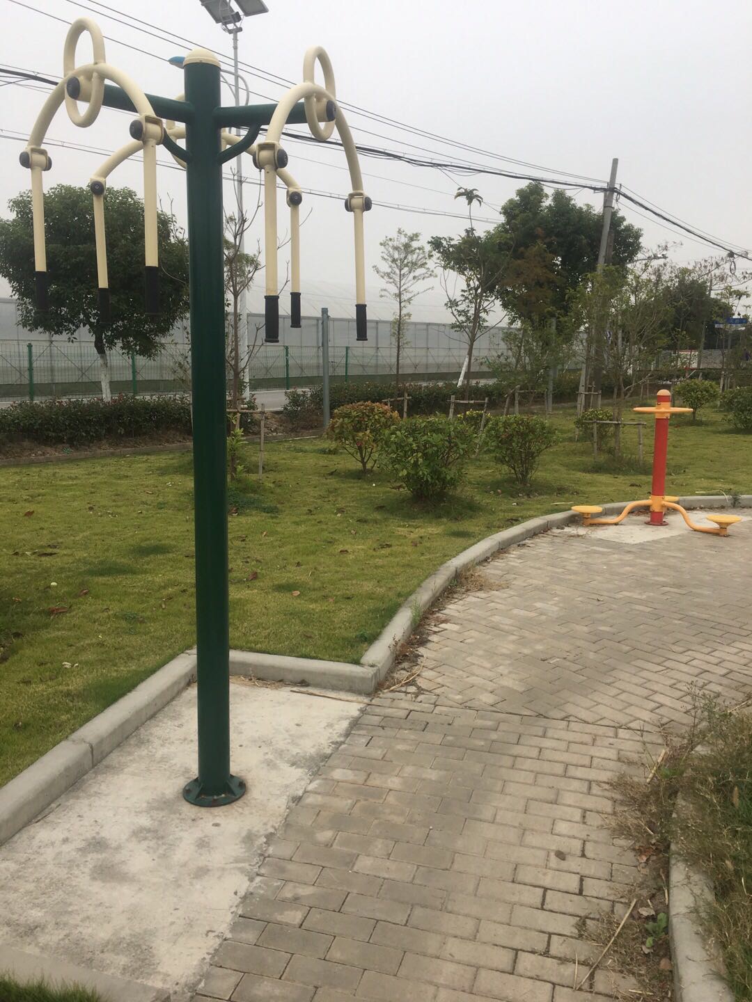 老港鎮(zhèn)欣河村民委員會(huì)煙墩11組丁字口健身苑點(diǎn)