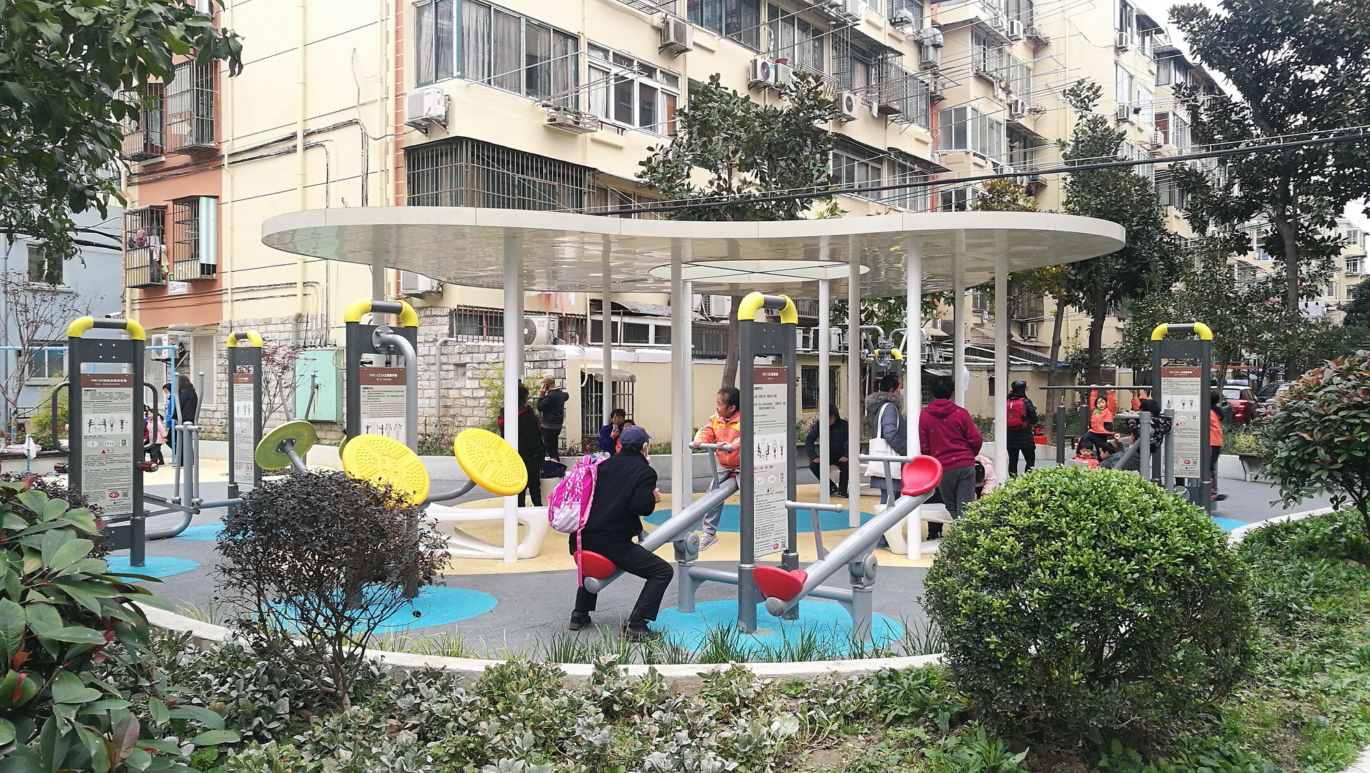 東一居委會健身點（一）