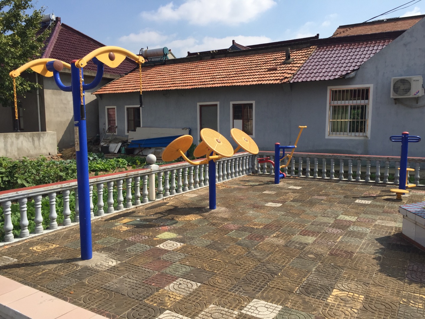 新聯(lián)村七組健身點