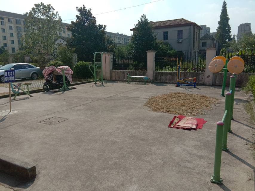 方家哈居委會(huì)林天花苑南區(qū)健身點(diǎn)