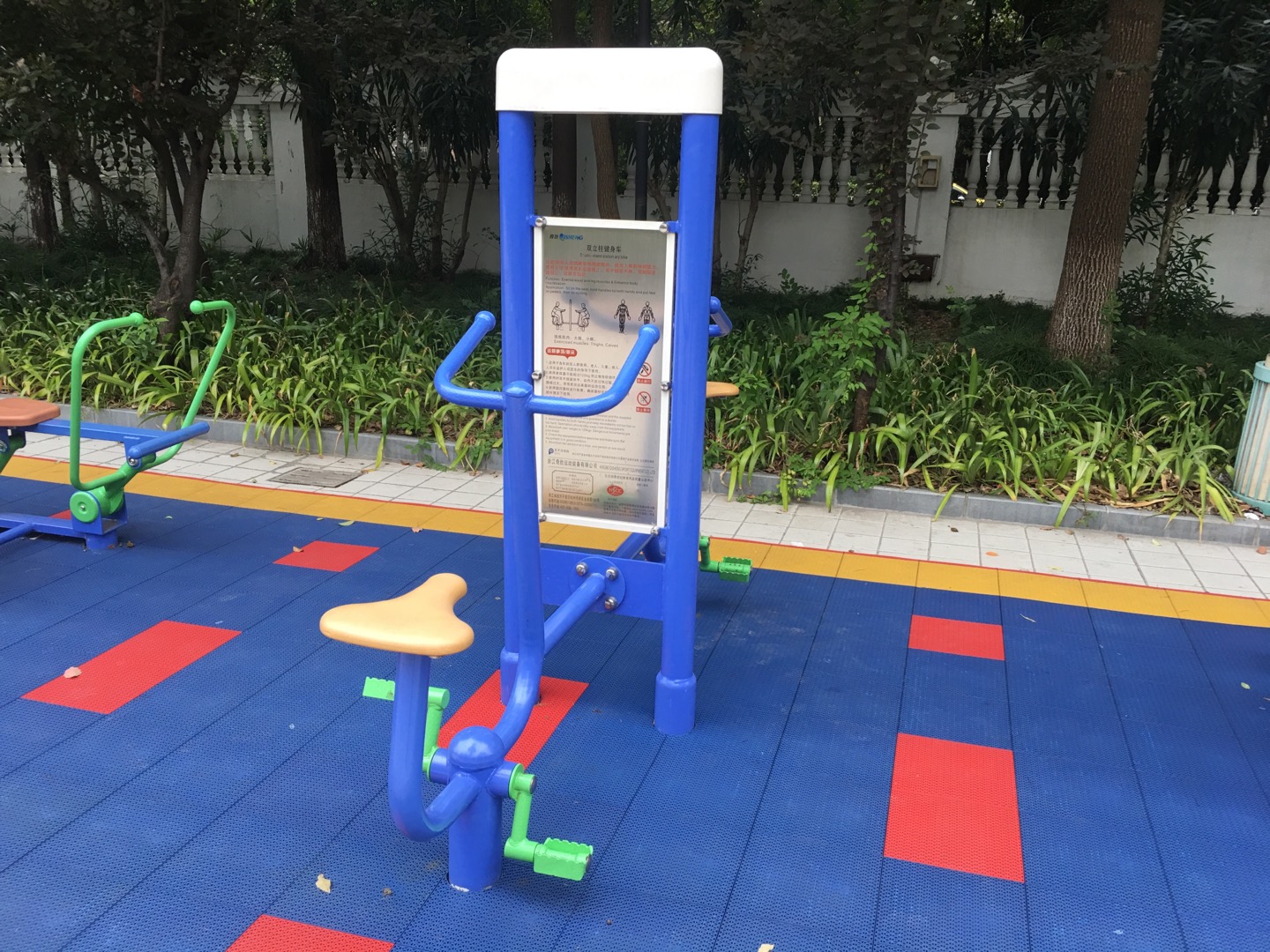 雙立柱健身車(chē) 雙立柱健身車(chē)