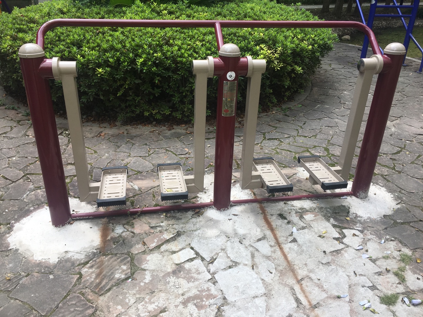 二位太空漫步機(jī)