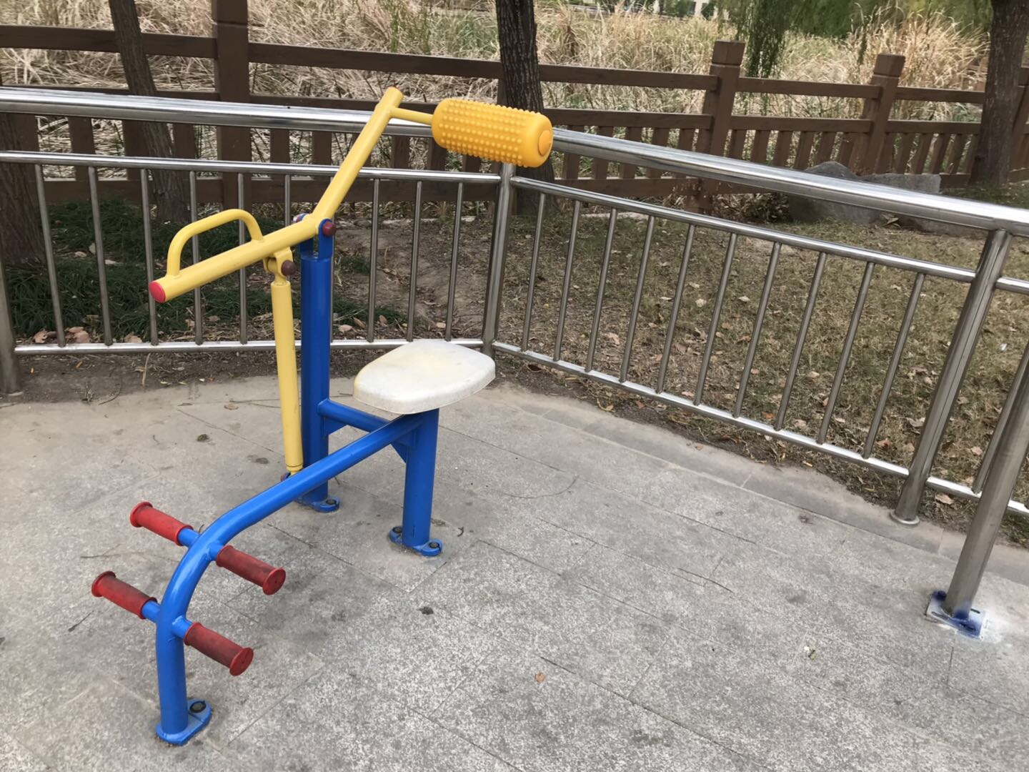 腹背鍛煉器 腹背鍛煉器