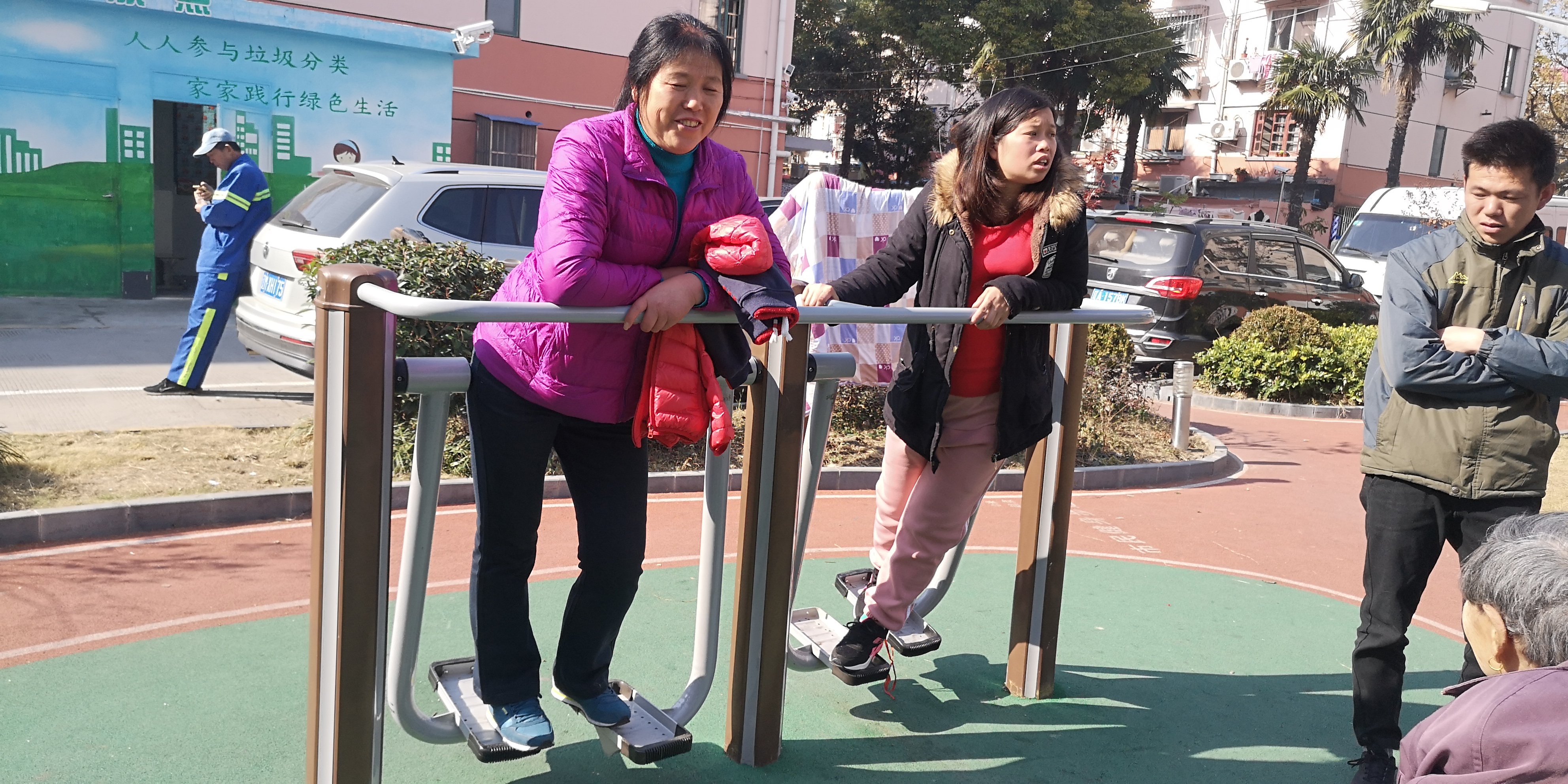雙位太空漫步機