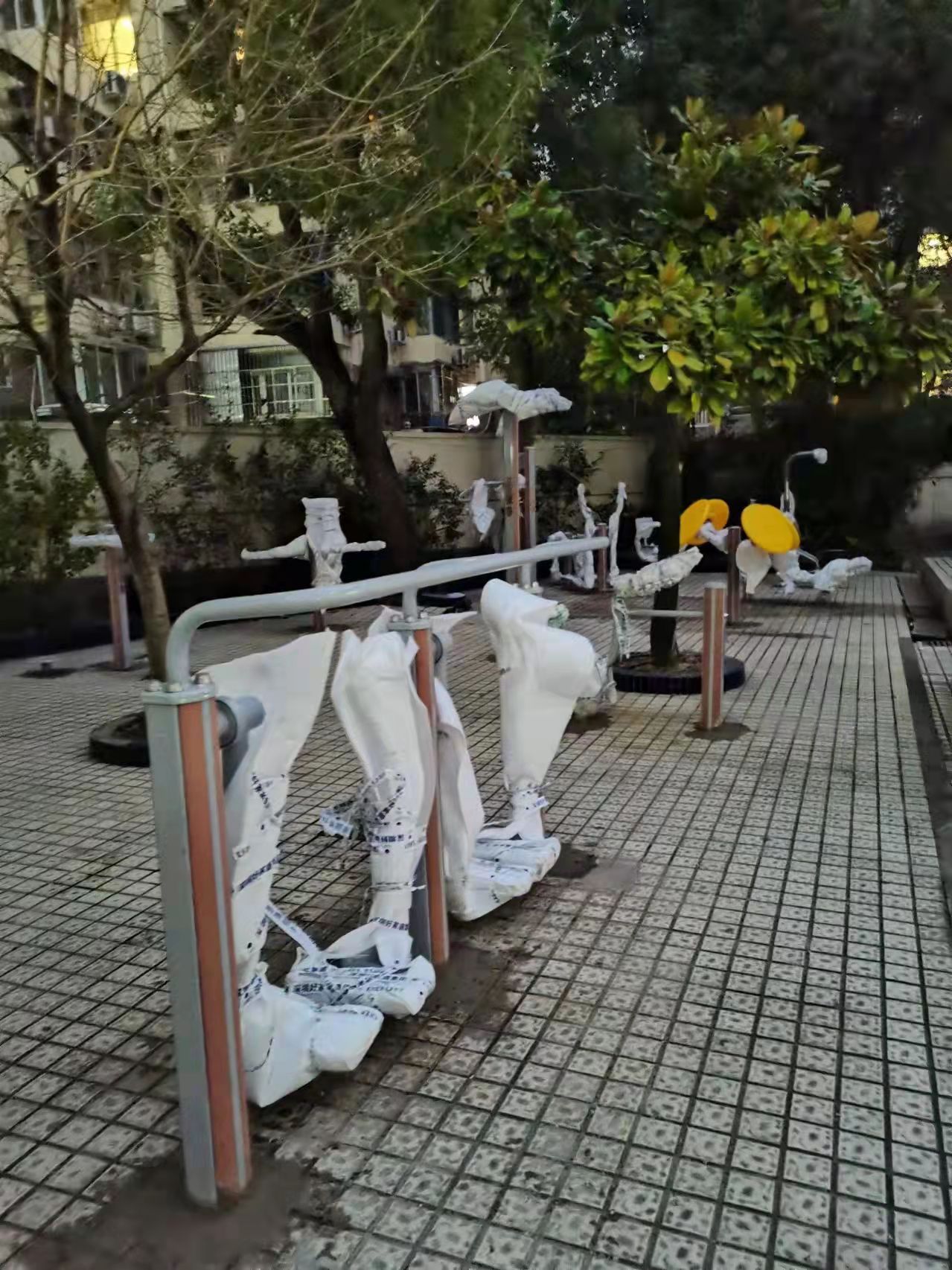 上鋼新村街道社區(qū)學(xué)校健身點(diǎn)