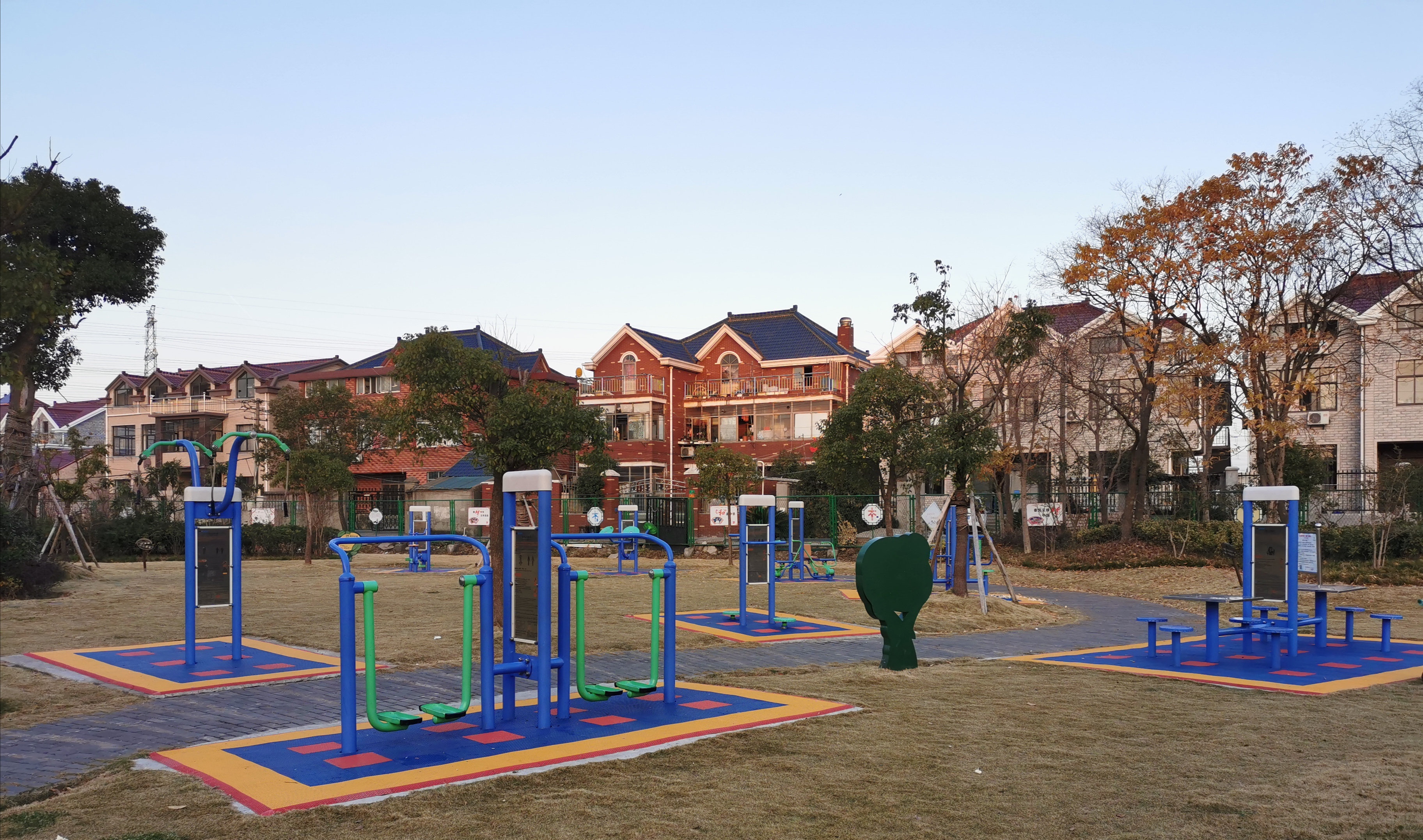 沈家橋村健身苑點