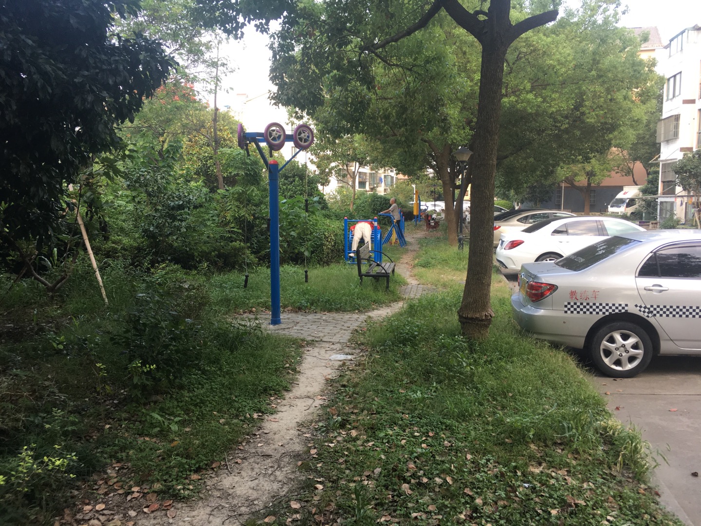 潤江花苑健身點(diǎn)東