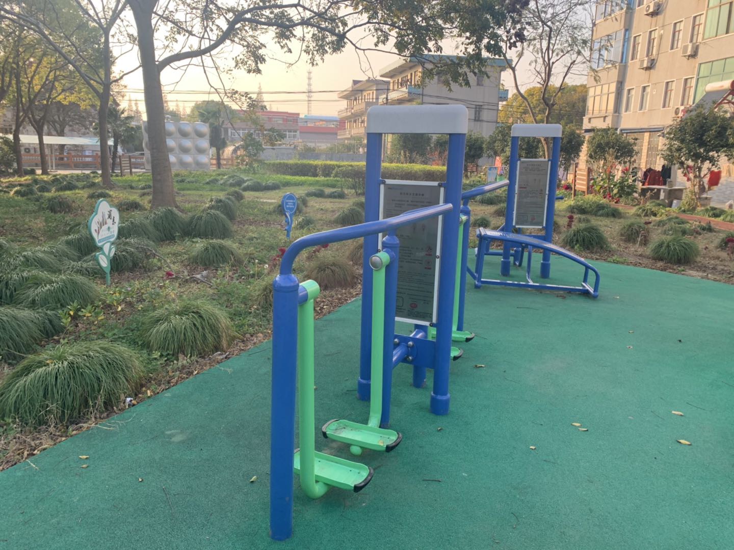 雙立柱太空漫步器