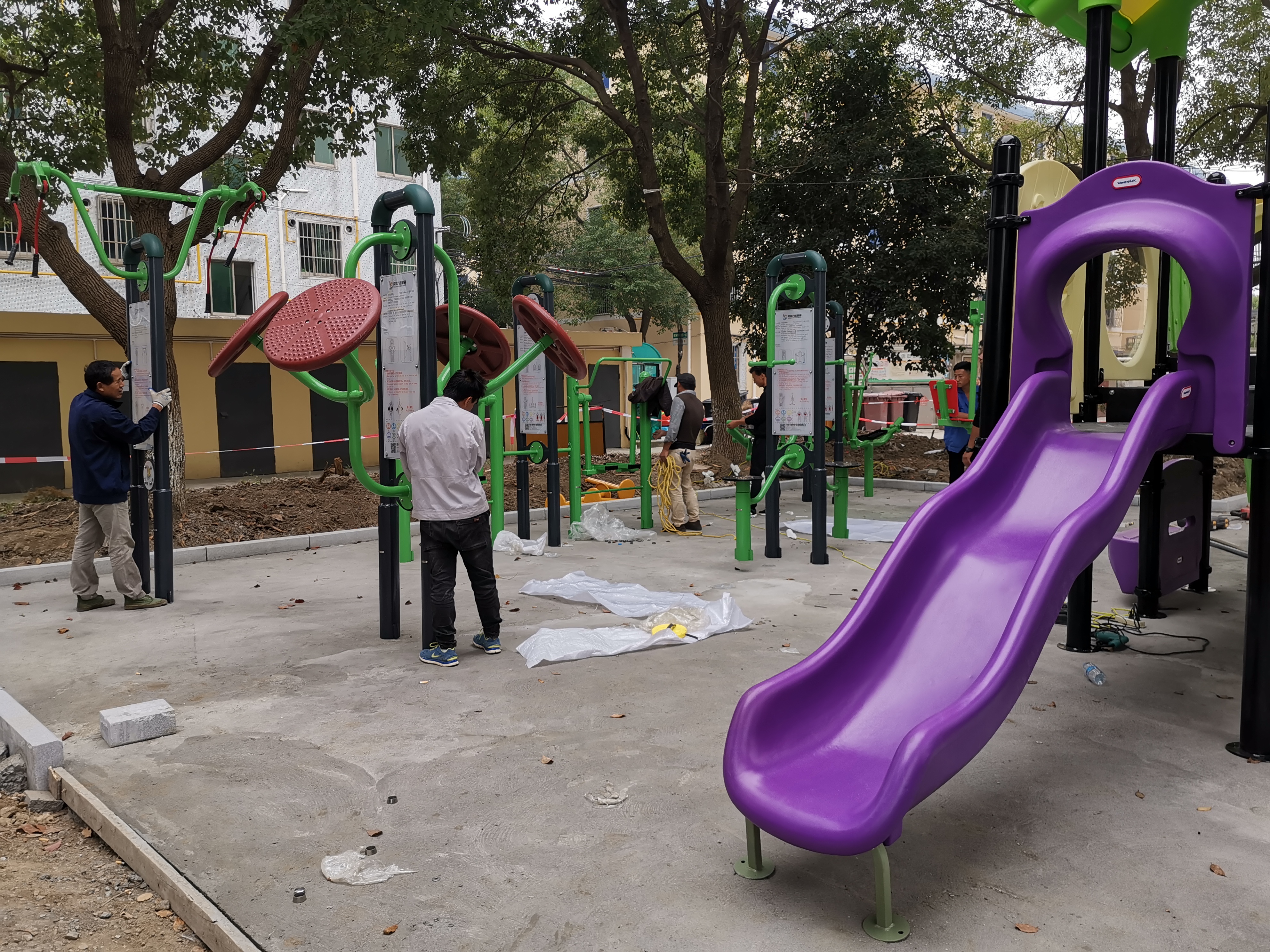 胡橋花苑一區(qū)市民益智健身苑點