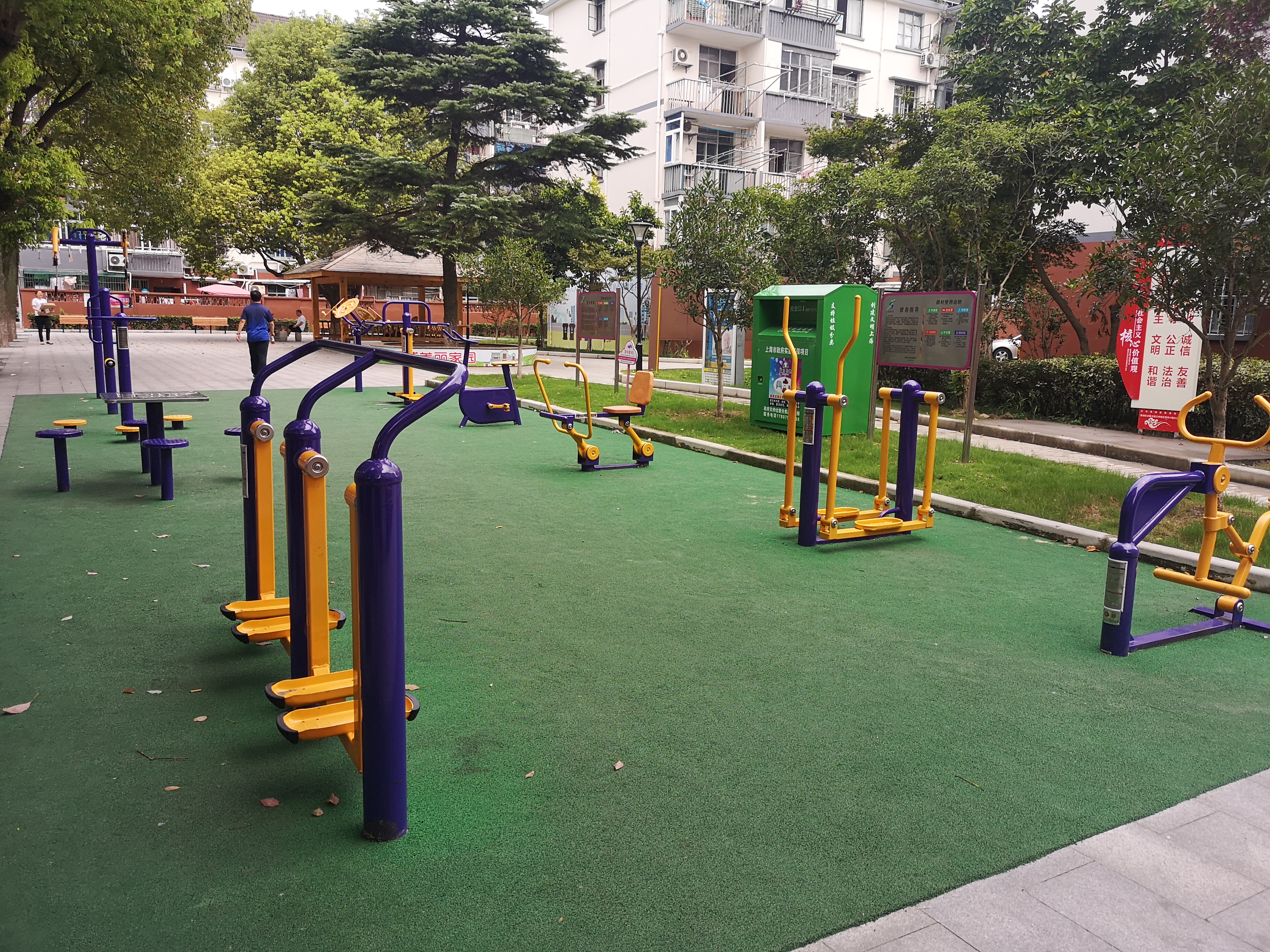 慶華社區(qū)慶華二村健身點(diǎn)