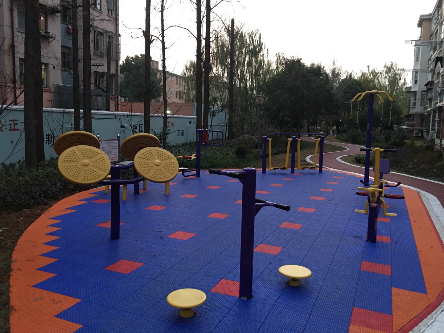 西街居委益智健身點(diǎn)