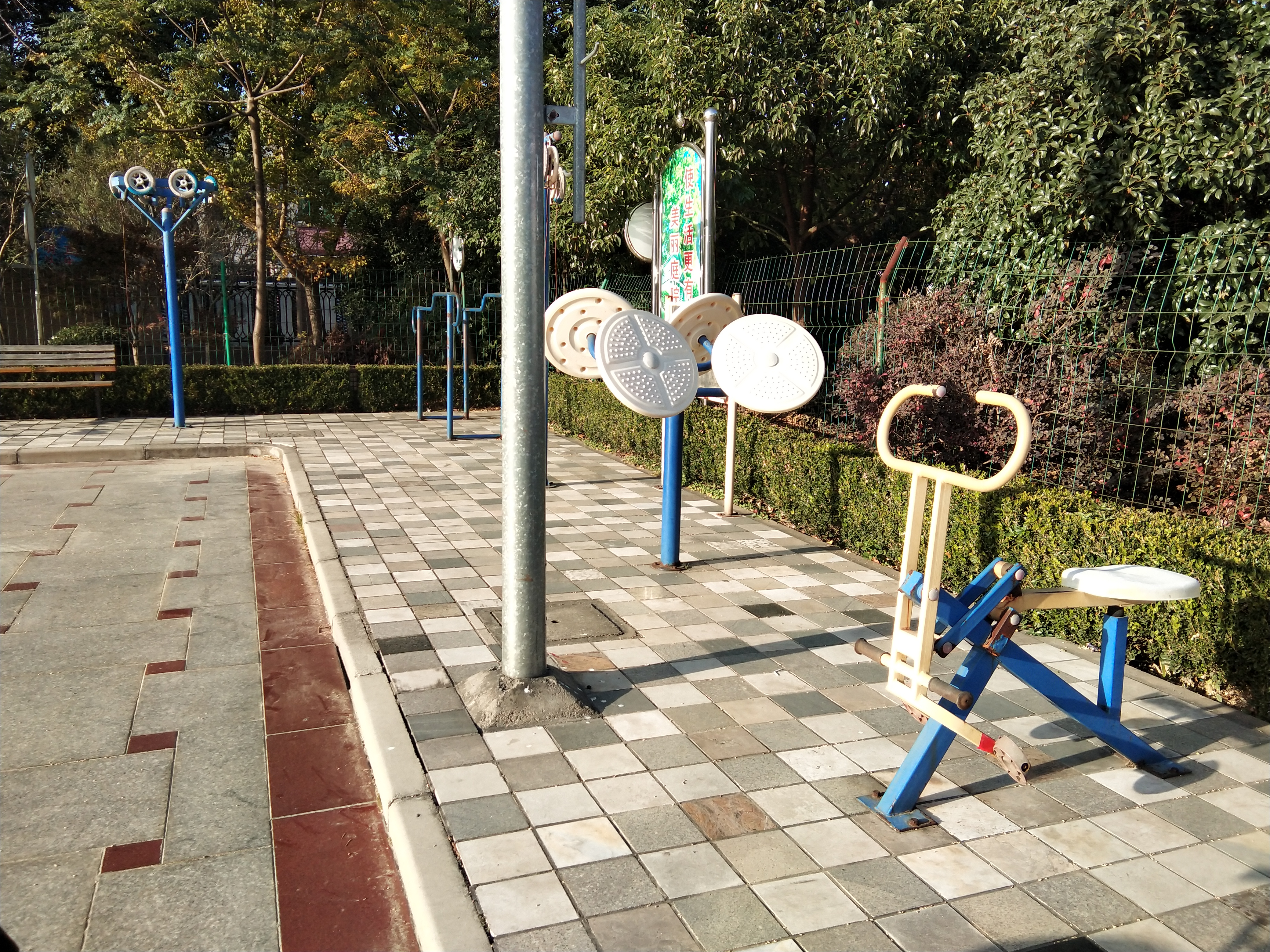 勤儉村村委健身點