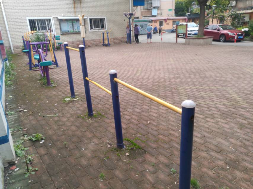 呼瑪一村四居委健身點