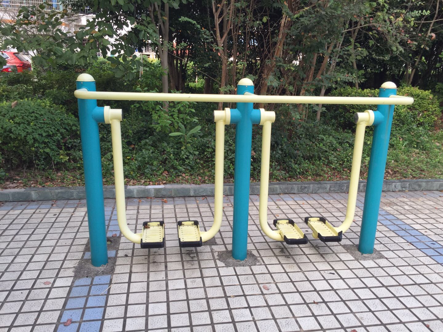 雙位太空漫步機(jī)