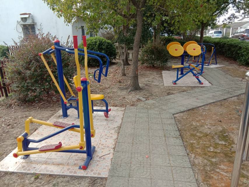 森林村七組楊家宅30-1號(hào)北健身路徑