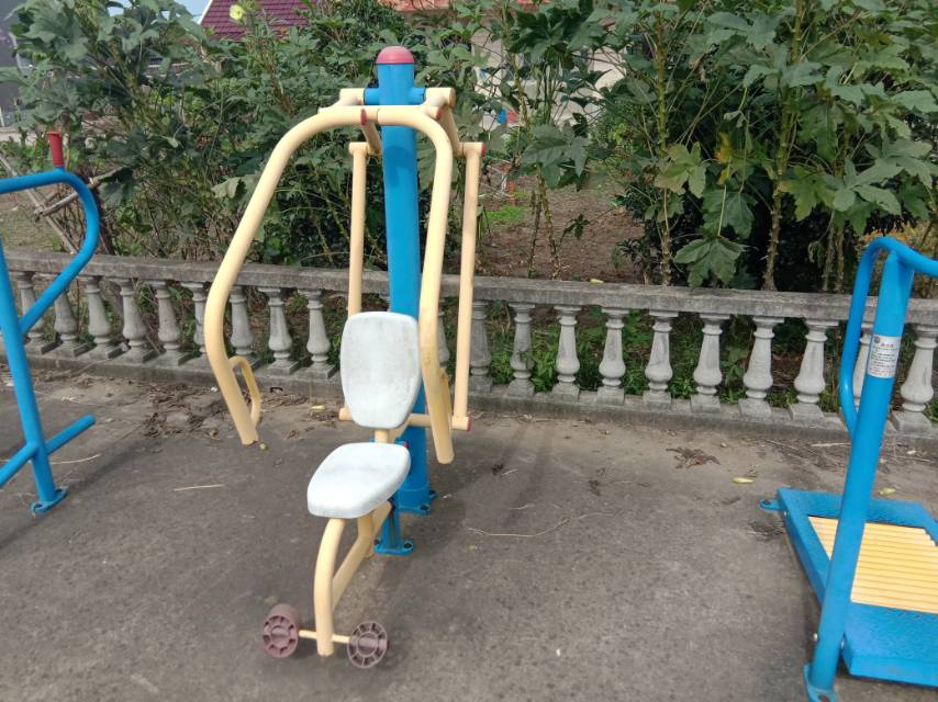 自重推胸器 自重推胸器