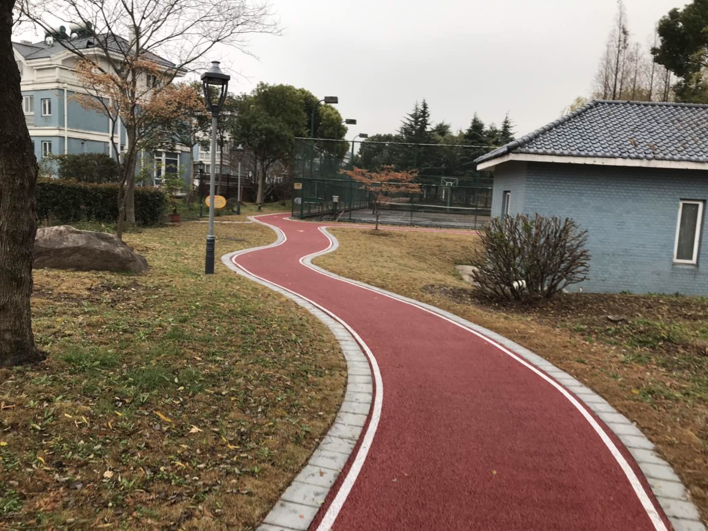 愛里舍小區(qū)市民健身步道