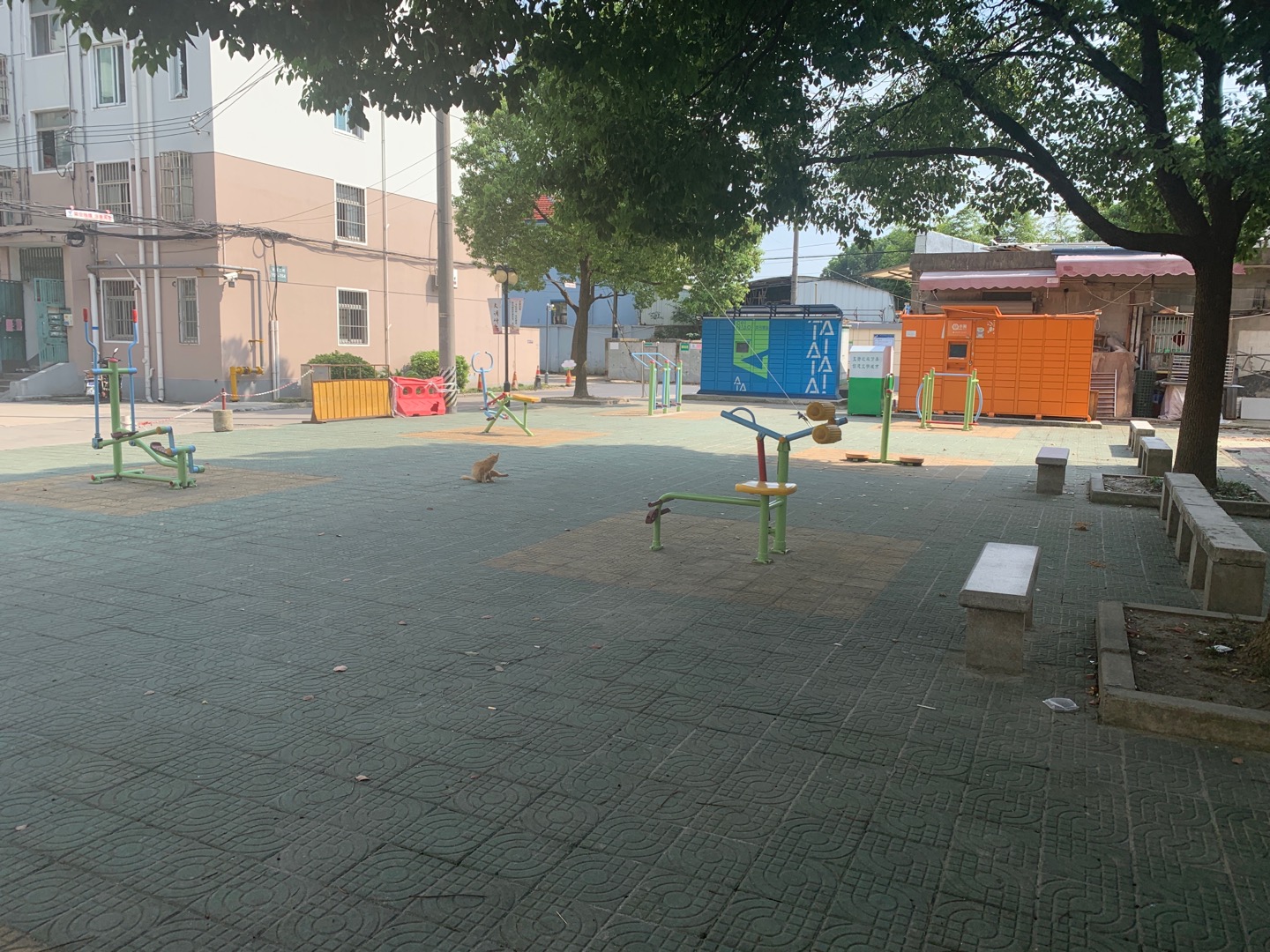 茸梅天虹二村健身點(diǎn)