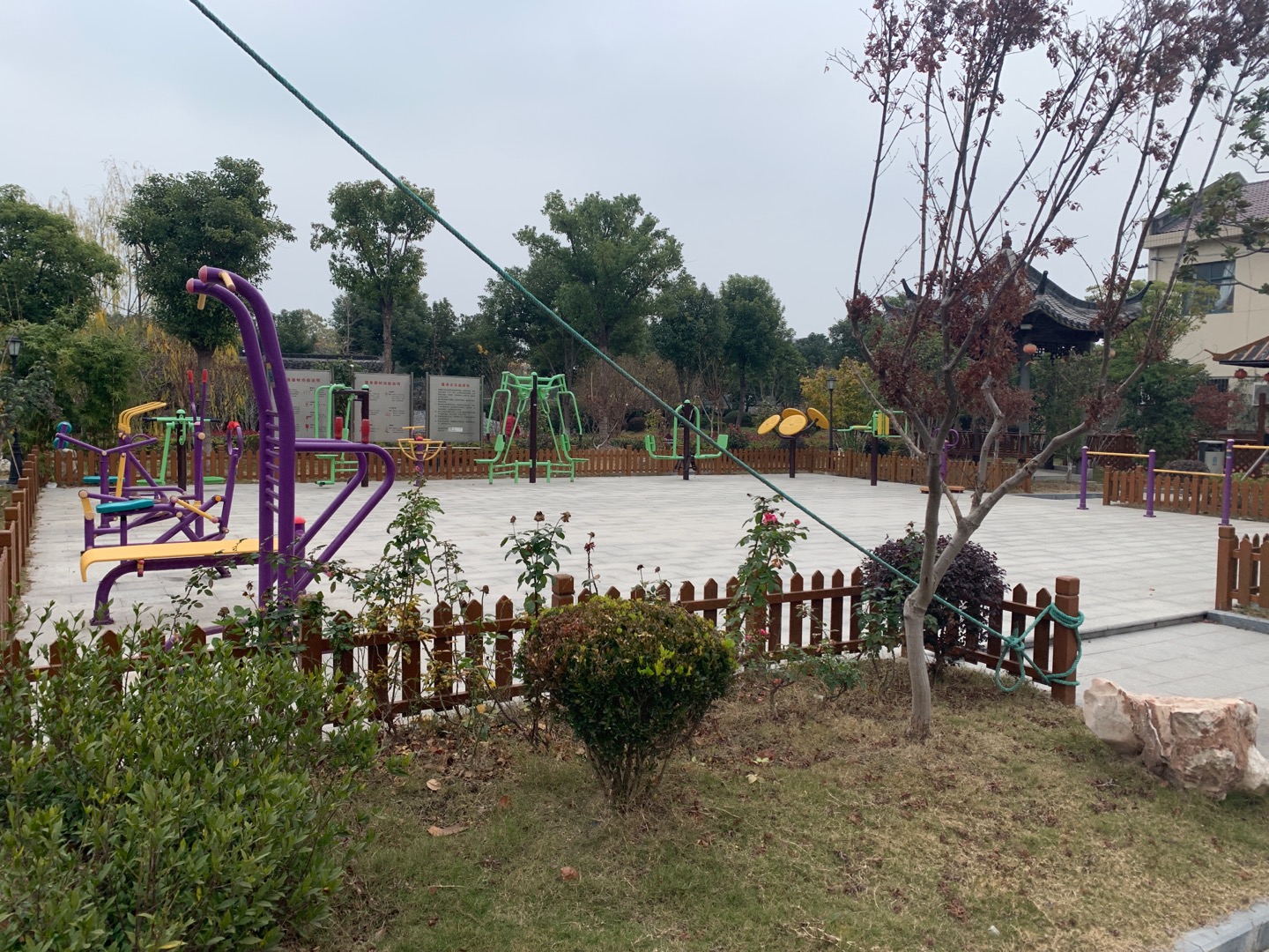 華漕村村活動中心健身點