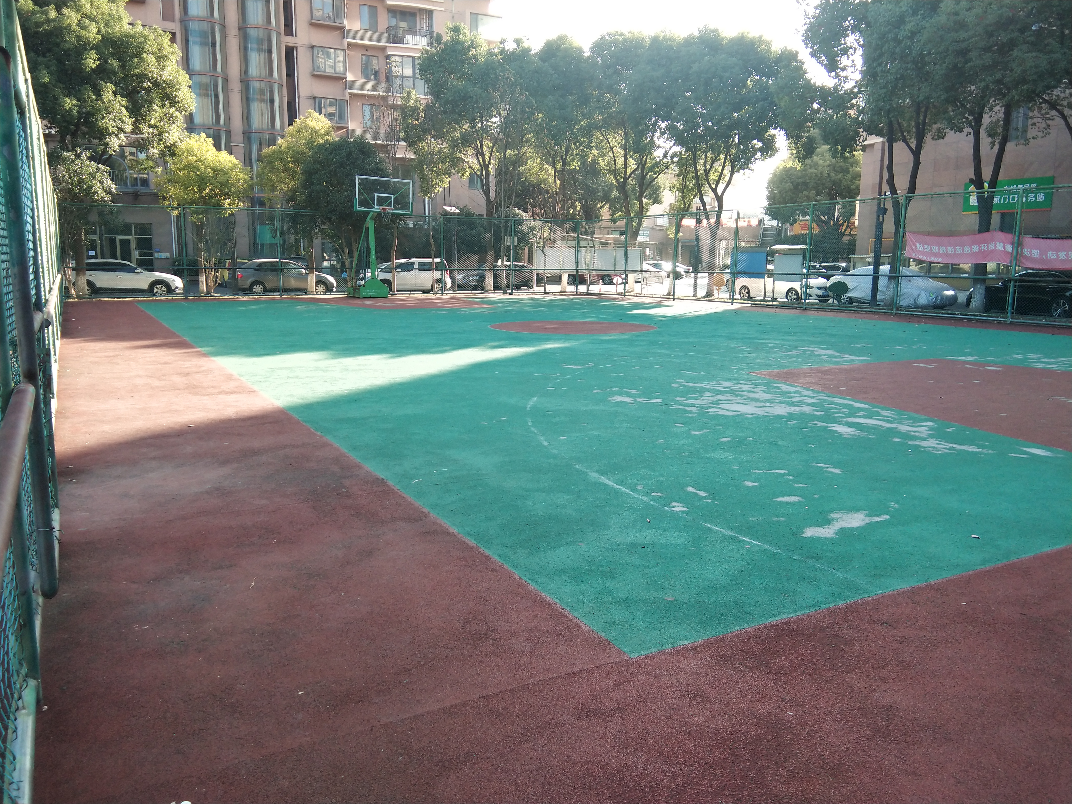 東城居委籃球場1