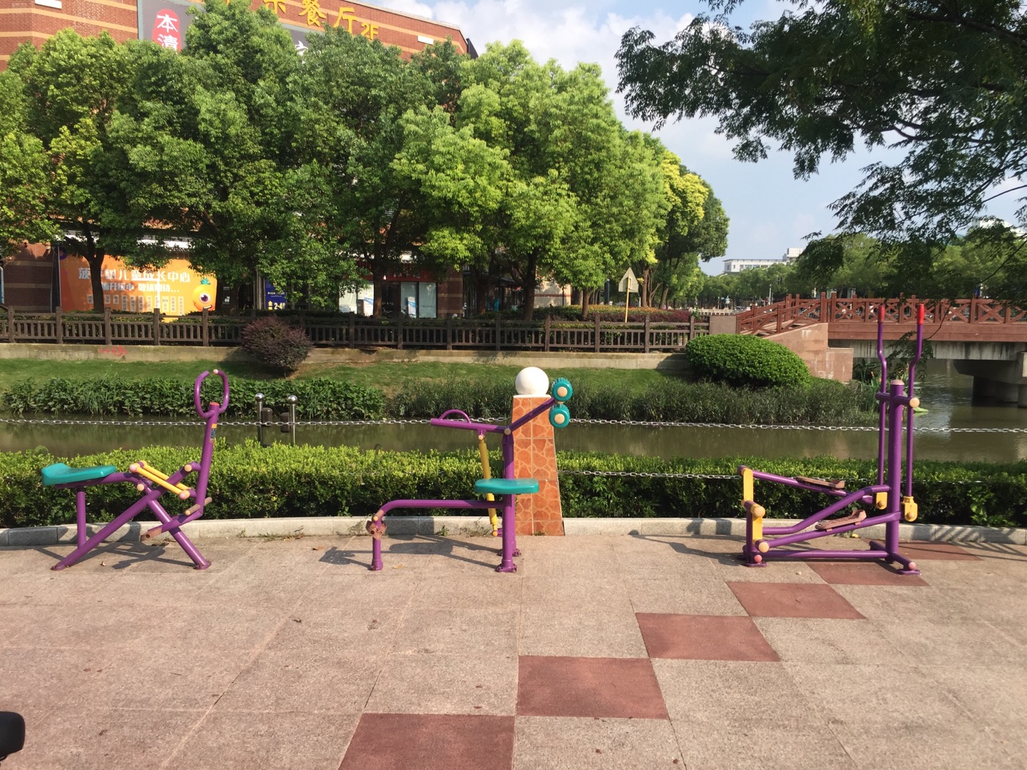 西郊河畔西區(qū)健身點(diǎn)