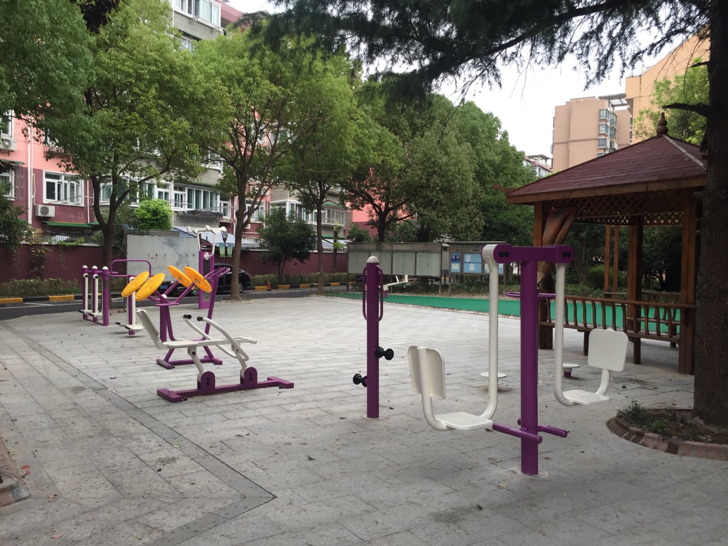 華漕二居委東區(qū)健身點