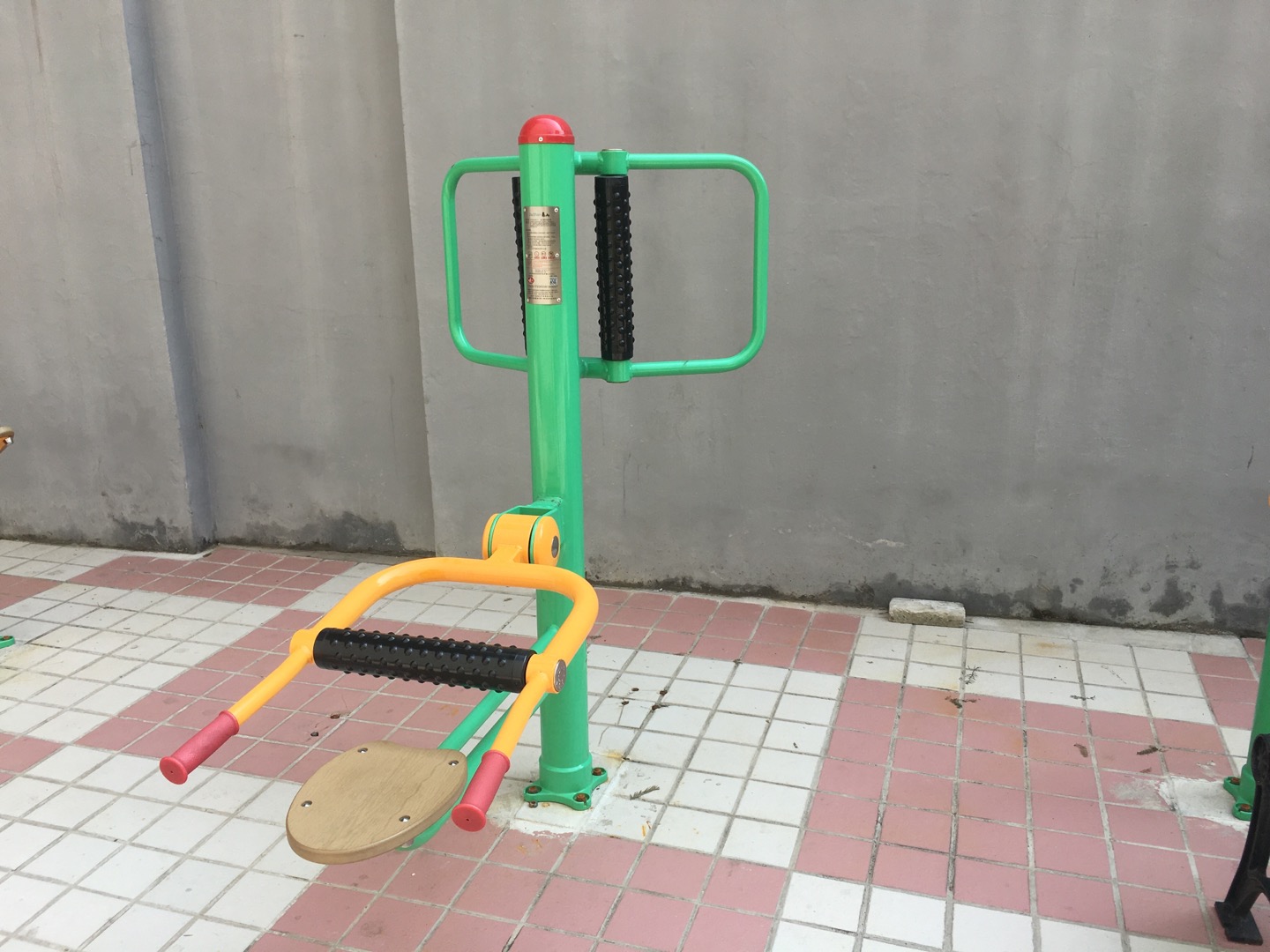 坐式腰背按摩器 坐式腰背按摩器